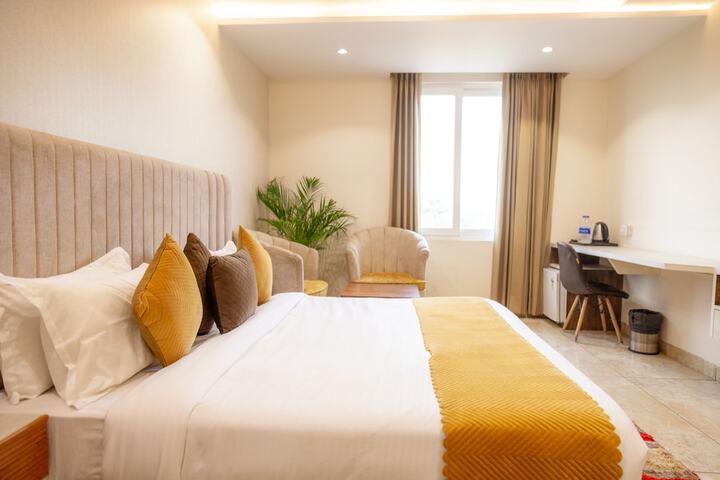 Room 5 of 6