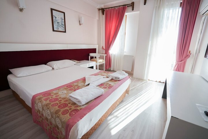 Room 15 of 16