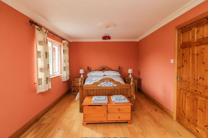 Room 6 of 17