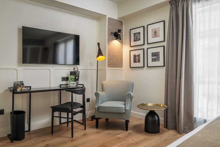 Room 9 of 60