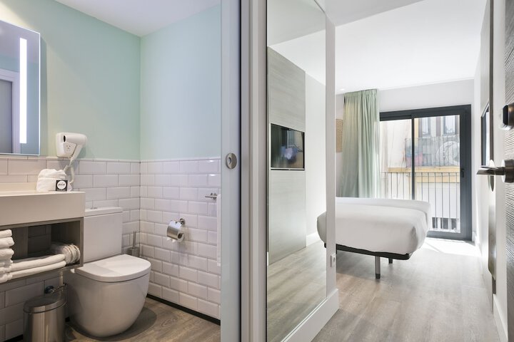 Room 21 of 51