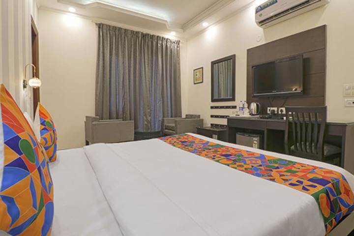 Room 13 of 43