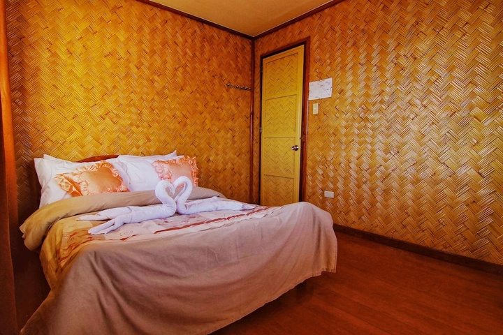 Room 4 of 13