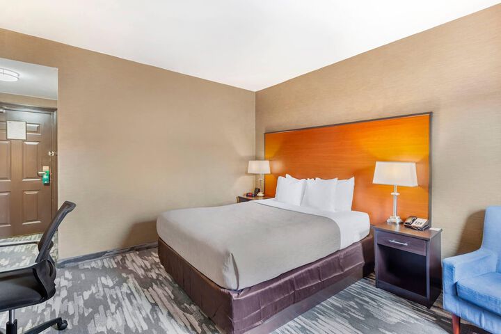 Room 5 of 44
