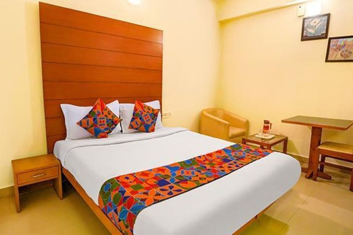 Room 10 of 27