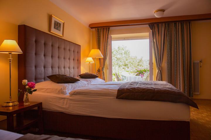 Room 4 of 67