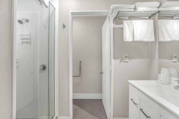 Room 85 of 111