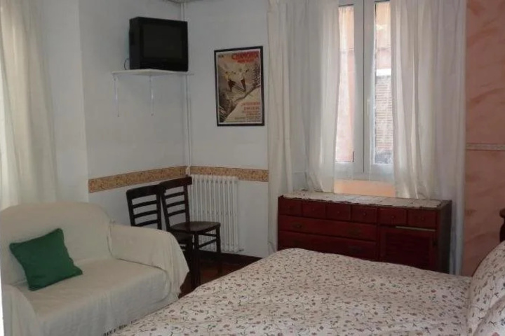 Room 5 of 17