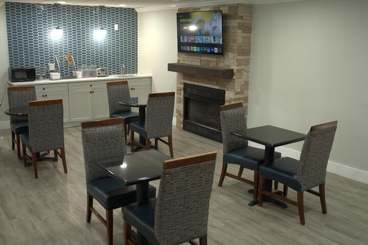 Breakfast area