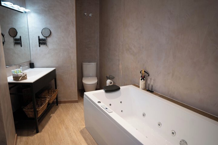 Room 13 of 15
