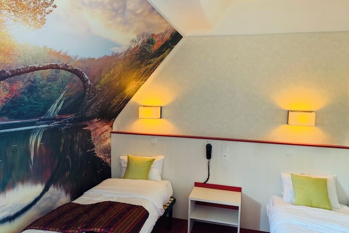 Room 10 of 45