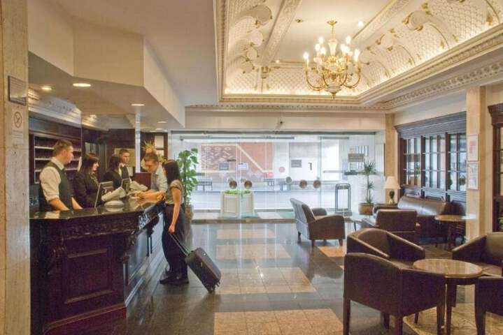 Entrance & Lobby
