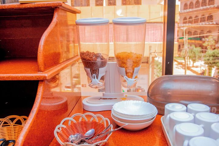 Breakfast/Coffee Service 86 of 99