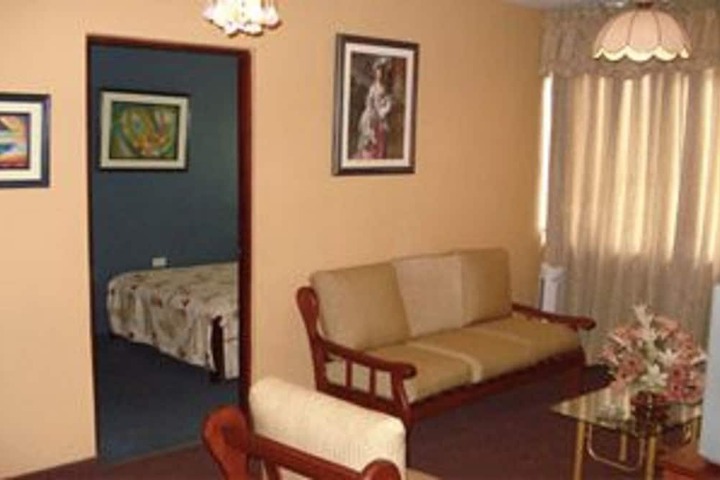 Room 5 of 11