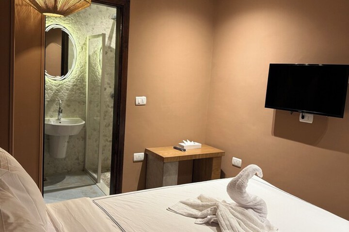 Room 7 of 36