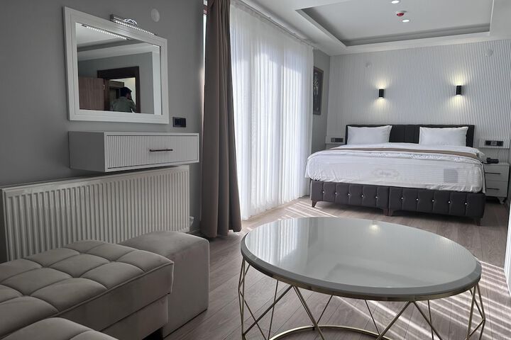 Room 10 of 27