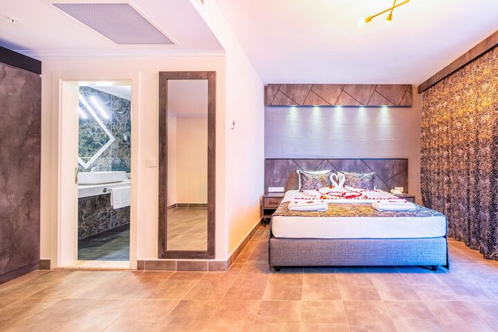 Room 25 of 170