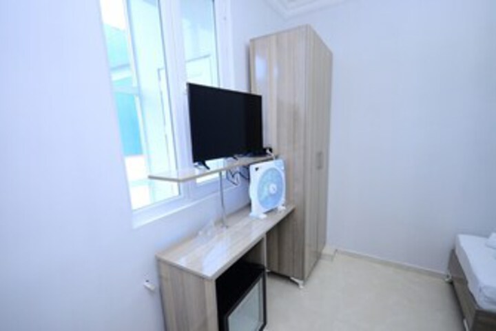 Room 32 of 37