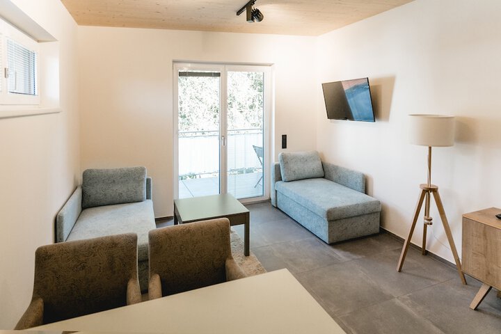 Room 44 of 102