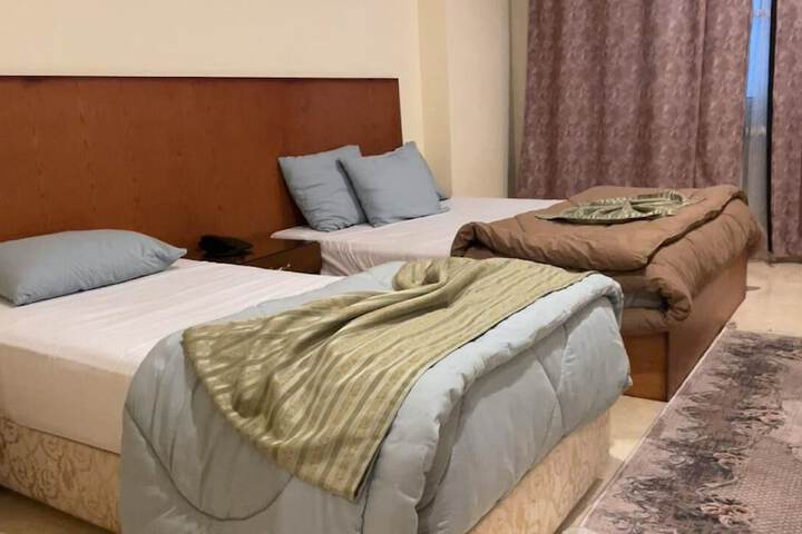 Room 13 of 32