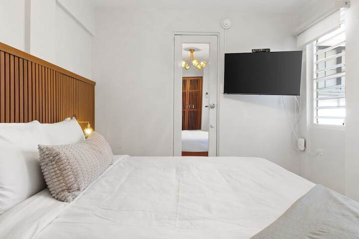 Room 33 of 123