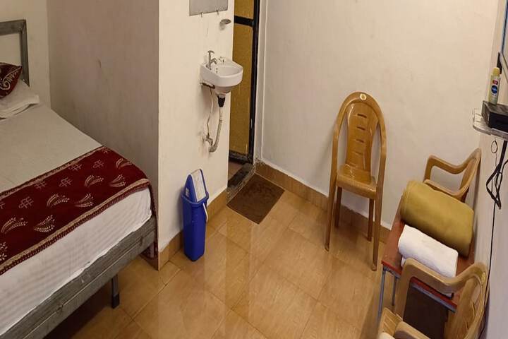 Room 5 of 28