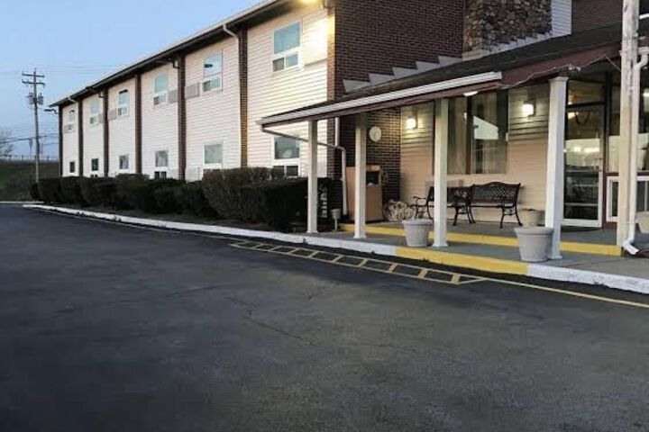 Exterior of BUDGET INN