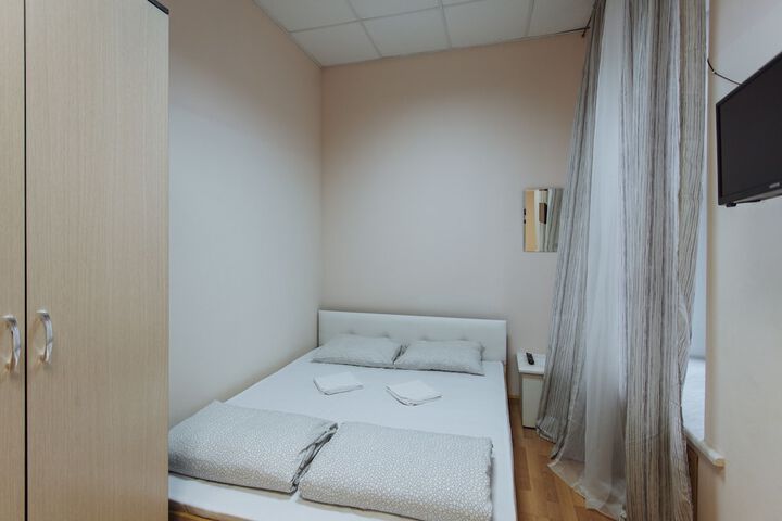 Room 43 of 76