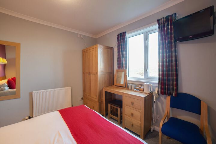 Room 12 of 76