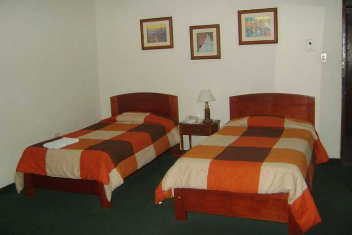 Room 6 of 18