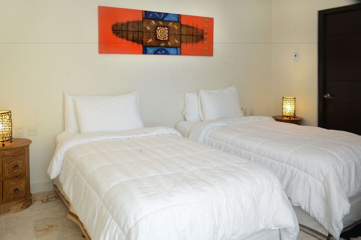 Room 3 of 204