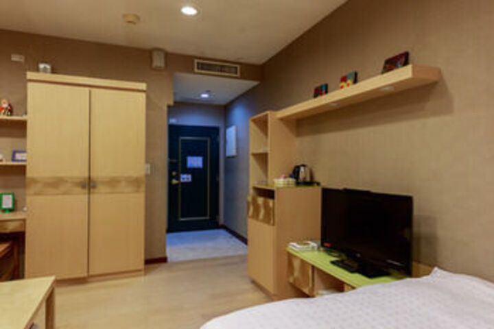 Room 76 of 89