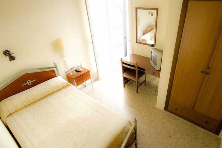 Room 9 of 22