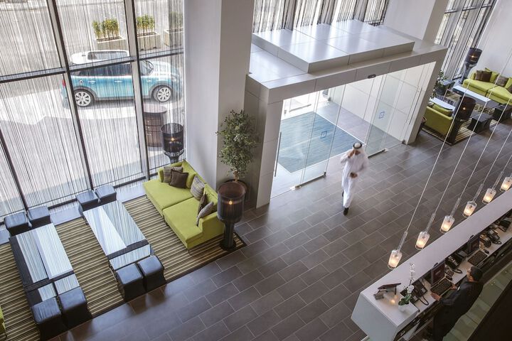 Entrance & Lobby