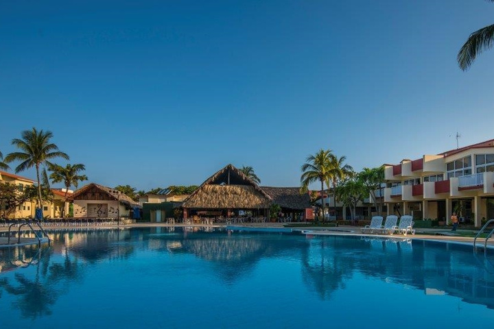 Hotel Pool