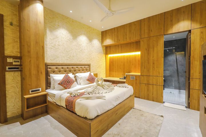 Room 15 of 40