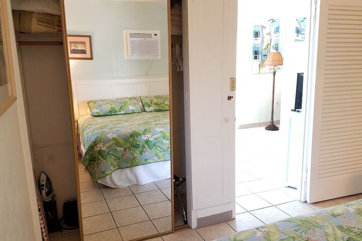 Room 111 of 218