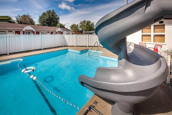 Photo of Hôtel Motel Le Gite Pool