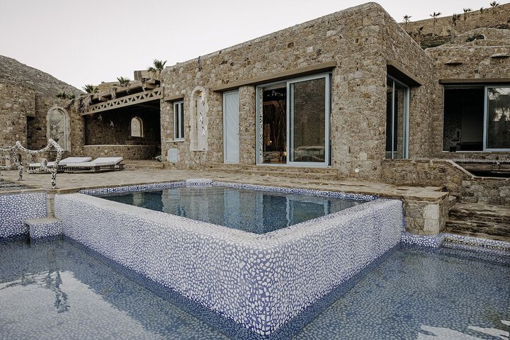 Pool 109 of 227