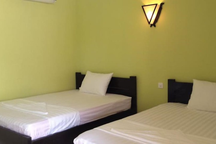 Room 6 of 37