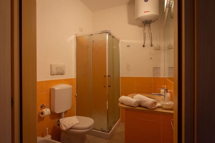 Room 41 of 47