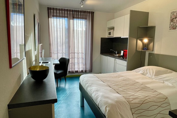 Room 12 of 29