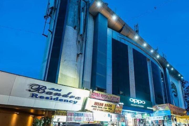 Exterior of Hotel Bandra Residency 250m from Railway Station