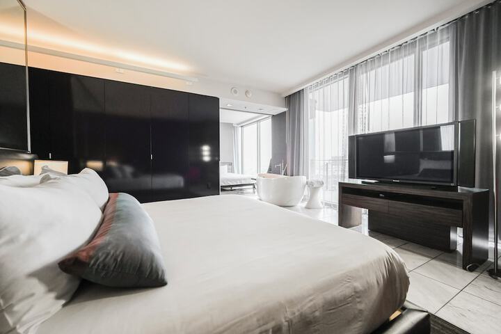 Room 20 of 484