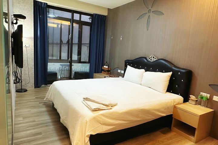 Room 3 of 68