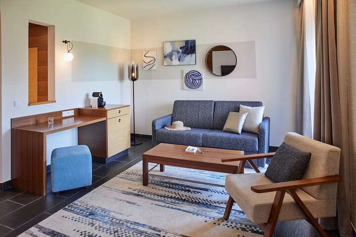 Room 18 of 121
