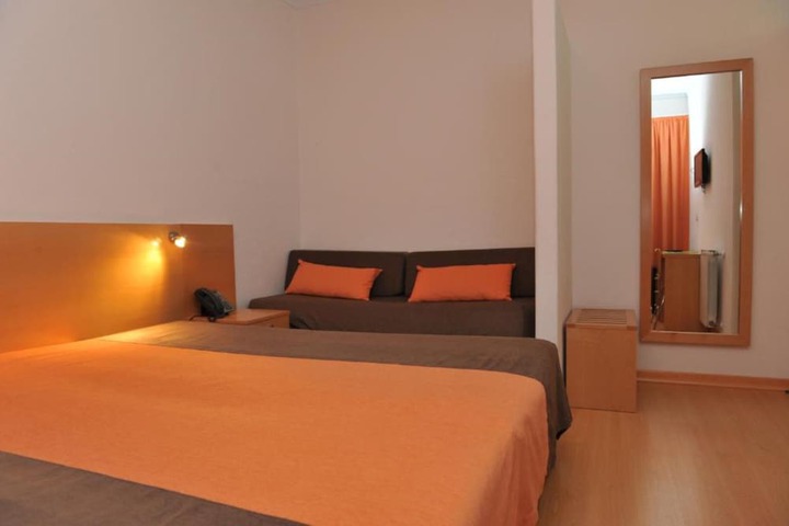 Room 3 of 69