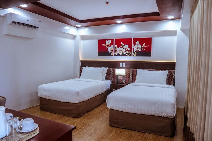 Room 4 of 11