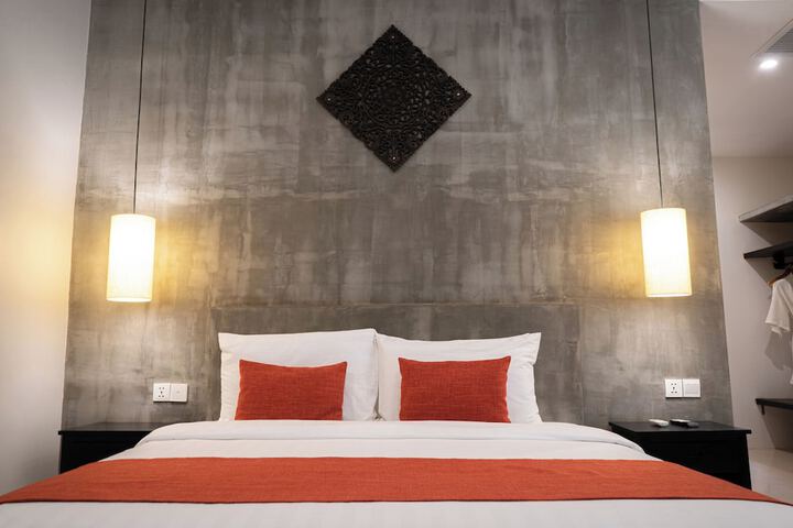 Room 33 of 174