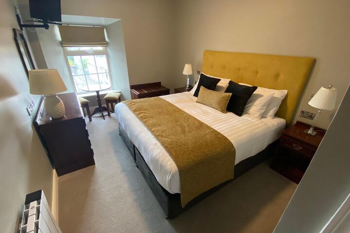 Room 12 of 49